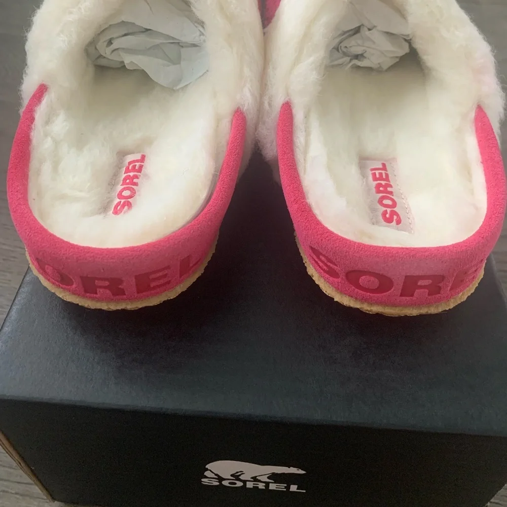 Sorel‎ Nakiska Slide II Faux Fur Slippers Youth Size 6/EU 38 - Cactus Pink - NWB